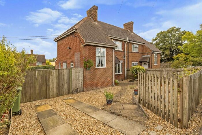 2 Bedroom Semi-Detached House For Sale In North Hill, Dadford, Buckingham, MK18