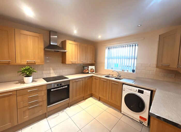 5 Bedroom Semi Detached House To Rent In City Road, Nottingham, NG7