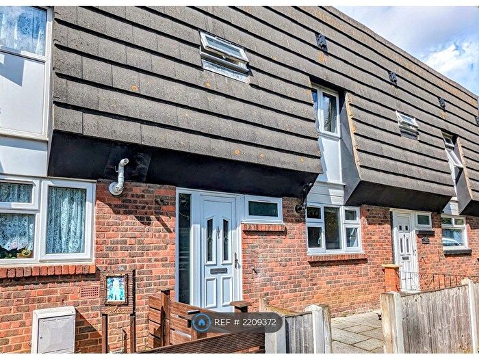 3 Bedroom Terraced House To Rent In Little Oxcroft, Basildon, SS15