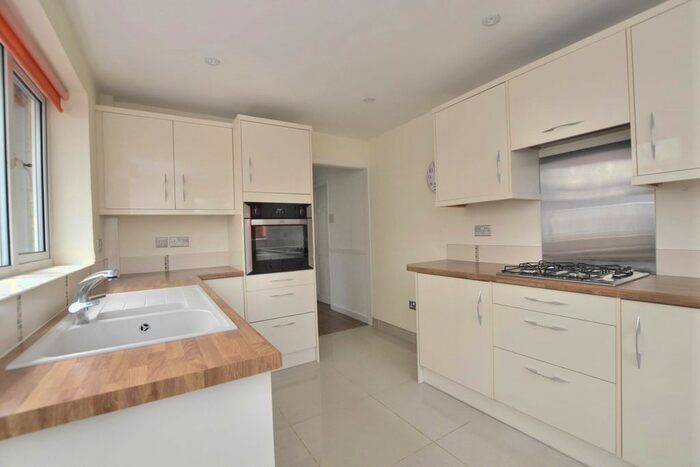 2 Bedroom Bungalow For Sale In Linsley Way, Tuffley, Gloucester, Gloucestershire, GL4