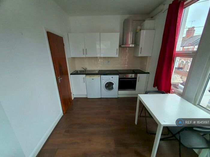 Studio To Rent In Churchill Road, London, NW2