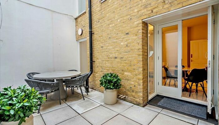 2 Bedroom Flat To Rent In Cedar House, Nottingham Place, Marylebone, W1U