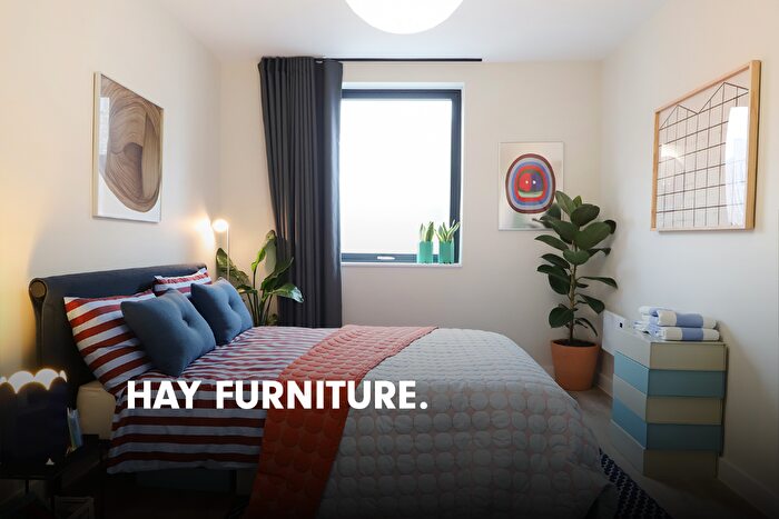 2 Bedroom Town House To Rent In King Street, Bolton, Greater Manchester, BL4