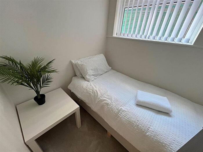 2 Bedroom Flat For Sale In Castle Lane West, Bournemouth, BH9