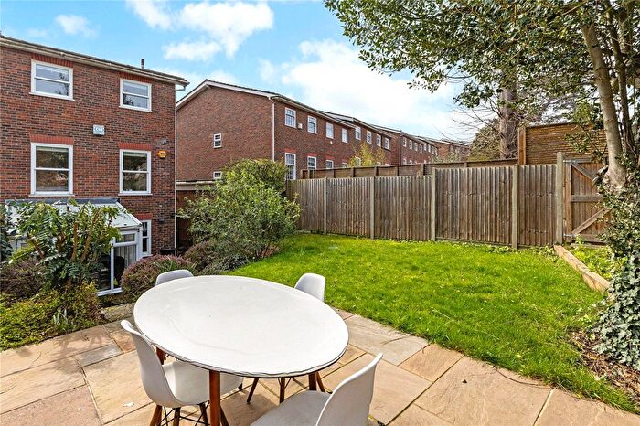 4 Bedroom End Of Terrace House To Rent In Pine Grove, Wimbledon, London, SW19