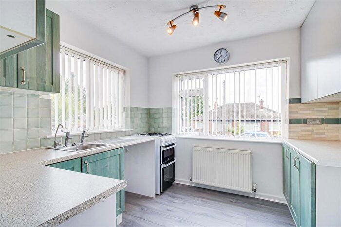 2 Bedroom Semi-Detached Bungalow For Sale In Watson Avenue, Dewsbury, WF12