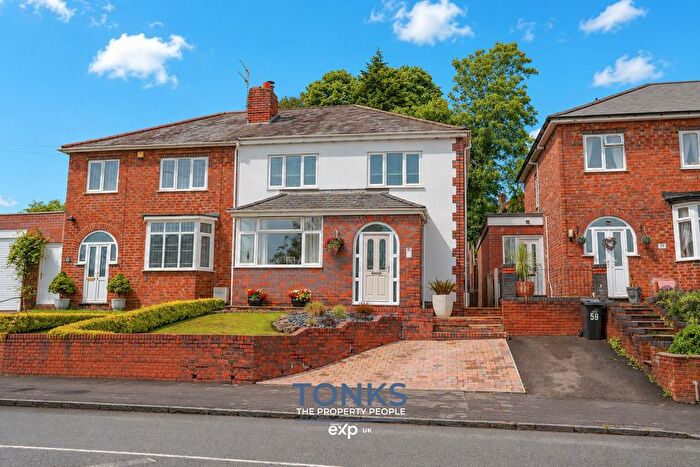 3 Bedroom Semi-Detached House For Sale In New Rowley Road, Dudley, DY2