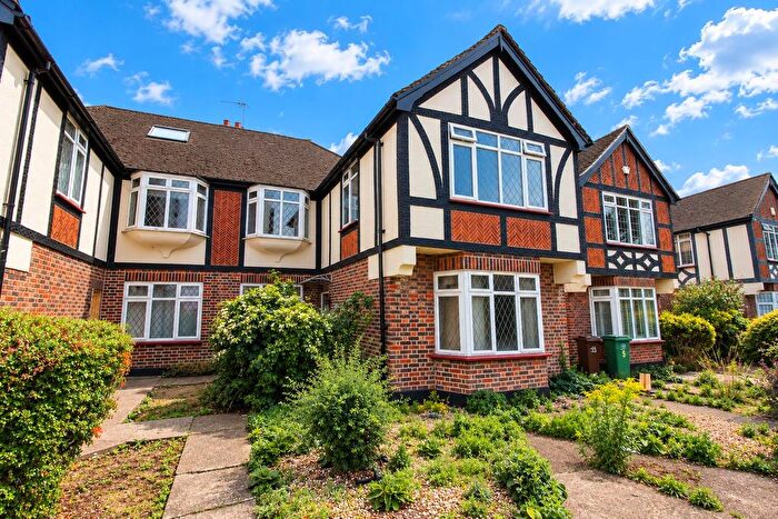2 Bedroom Maisonette For Sale In Greensleeves Manor, Grove Road, Sutton, SM1