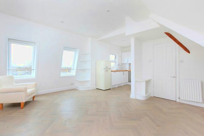 1 Bedroom Flat To Rent In Malwood Road, Clapham South, London, SW12