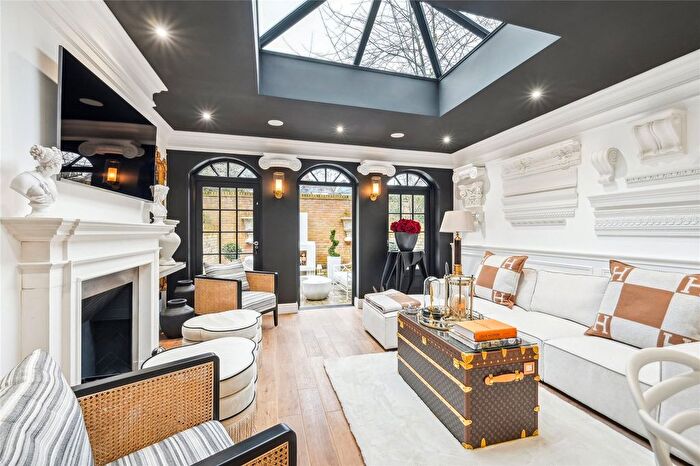 3 Bedroom End Of Terrace House To Rent In Hilary Close, Fulham Road, London, SW6