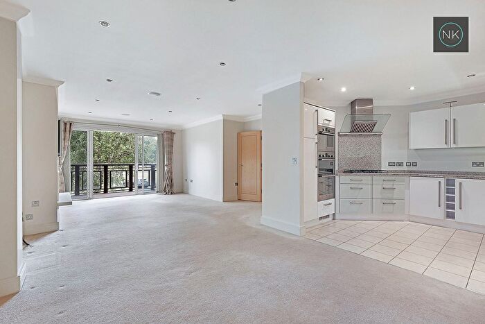 2 Bedroom Flat For Sale In Roebuck Heights, North End, Buckhurst Hill, Essex, IG9