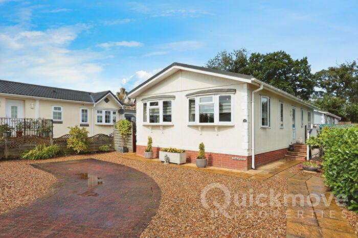 2 Bedroom Park Home For Sale In Oakham, Rutland, LE15