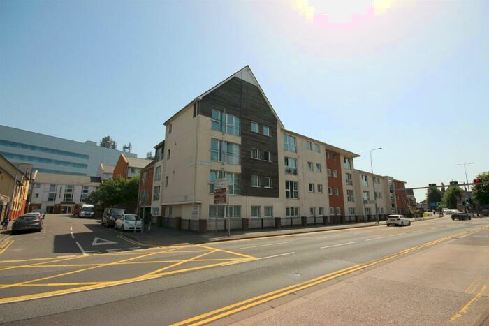 2 Bedroom Flat To Rent In Lock Keepers Court, Blackweir Terrace, Cardiff, CF10