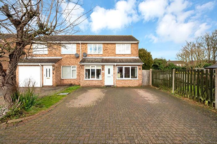 3 Bedroom Semi Detached House For Sale In Braemar Close, Stamford, PE9