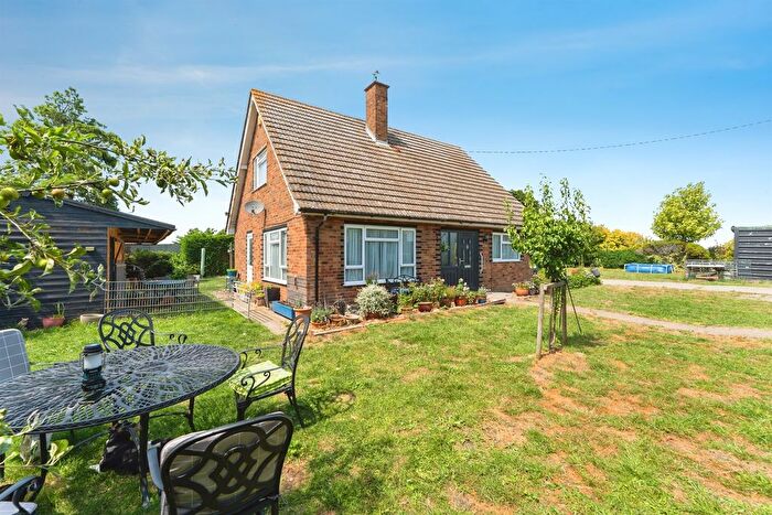 3 Bedroom Bungalow For Sale In The Hollow, Ramsey, Huntingdon, PE26