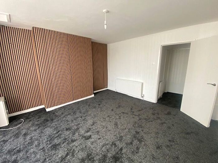 2 Bedroom Flat To Rent In Cambridge Road, Waterloo, Waterloo, L22