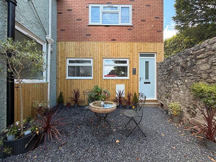 2 Bedroom Semi Detached House To Rent In West Cross Avenue, Swansea, SA3