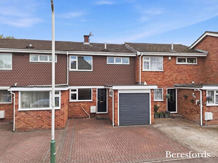 3 Bedroom Terraced House For Sale In Fir Tree Close, Romford, RM1