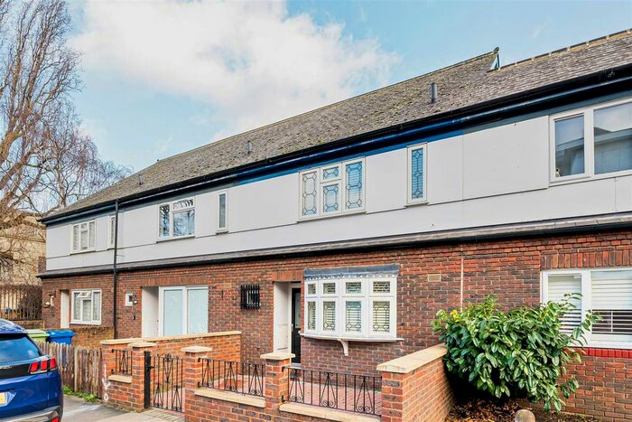 3 Bedroom Property To Rent In Dockley Road, Bermondsey, SE16