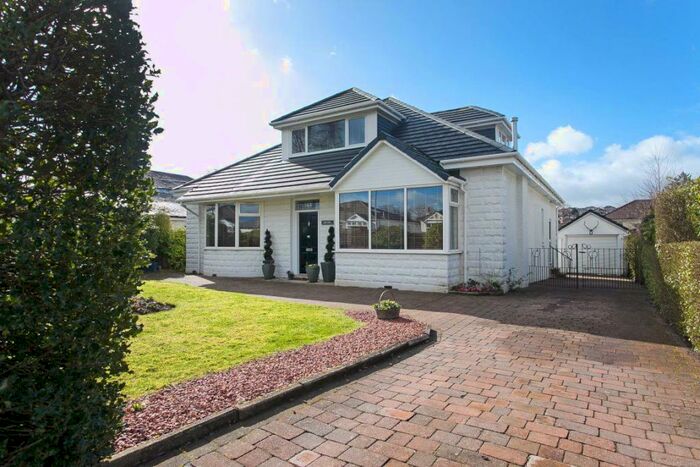 4 Bedroom Flat To Rent In Stunning Bed House @ Eastwoodmains Rd, G76