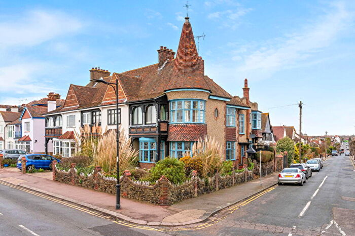 3 Bedroom House For Sale In Marine Parade, Leigh-on-sea, SS9