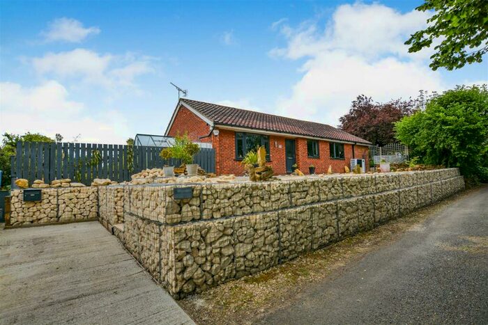 3 Bedroom Detached Bungalow For Sale In Water Lane, West Halton, Scunthorpe, DN15