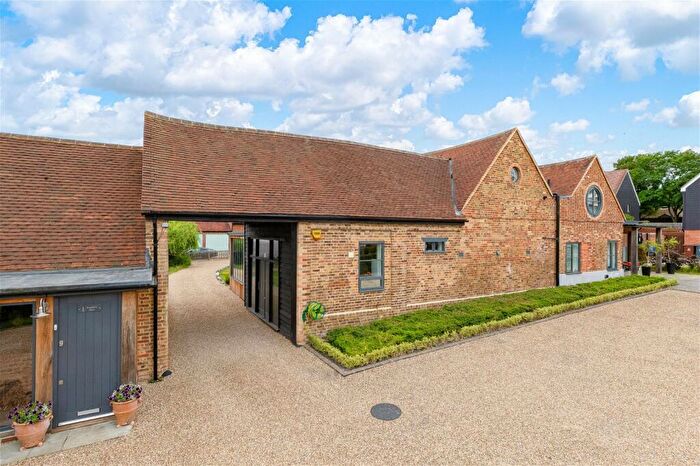 3 Bedroom Barn Conversion To Rent In Pembridge Gardens, Stevenage, SG2