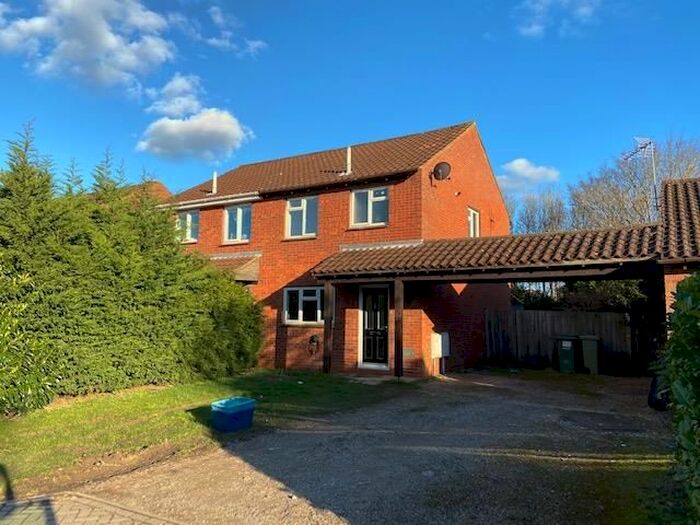 3 Bedroom Property To Rent In Challacombe, Furzton, Milton Keynes, MK4