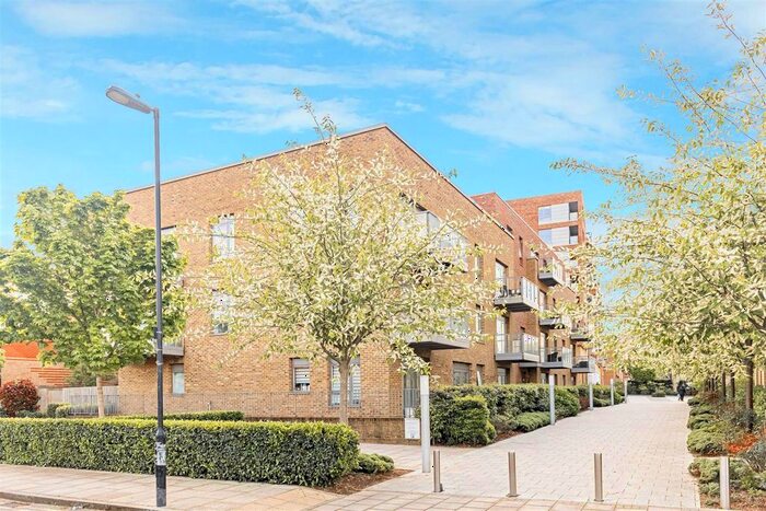 2 Bedroom Flat To Rent In Bath House Court, Smithfield Square, Hornsey, N8
