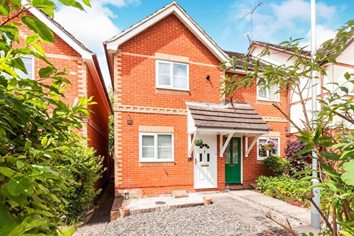 1 Bedroom Terraced House To Rent In Davy Close, Wokingham, RG40