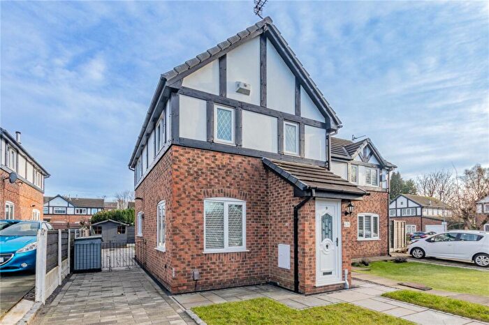 3 Bedroom Semi Detached House For Sale In Clitheroe Close, Heywood, Greater Manchester, OL10