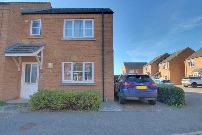 3 Bedroom Semi-Detached House To Rent In Harvester Close, March, PE15
