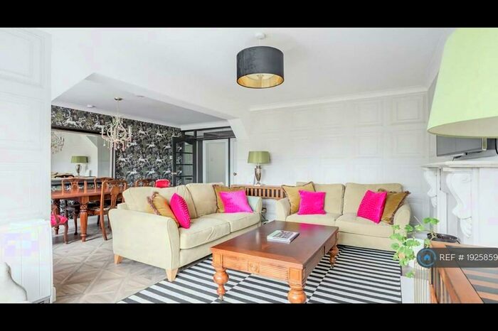 3 Bedroom Flat To Rent In Blanefield, Glasgow, G63