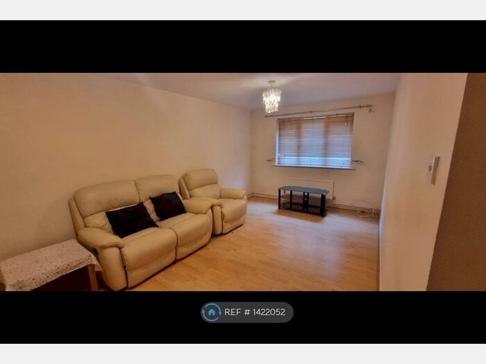 1 Bedroom Flat To Rent In Courtlands Close, Watford, WD24
