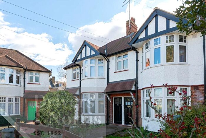 1 Bedroom Apartment To Rent In Warlters Close, Holloway, London, N7