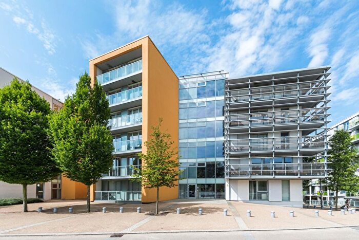 1 Bedroom Flat To Rent In New River Village, Hornsey, London, N8
