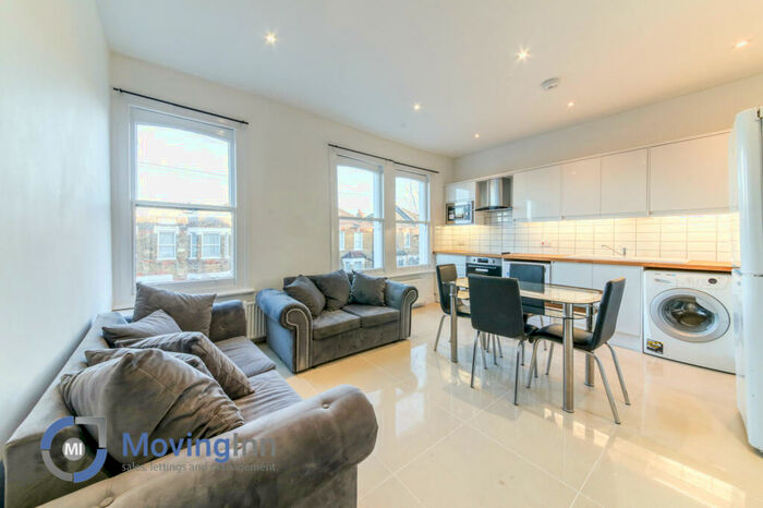 3 Bedroom Flat To Rent In Selsdon Road, West Norwood, SE27