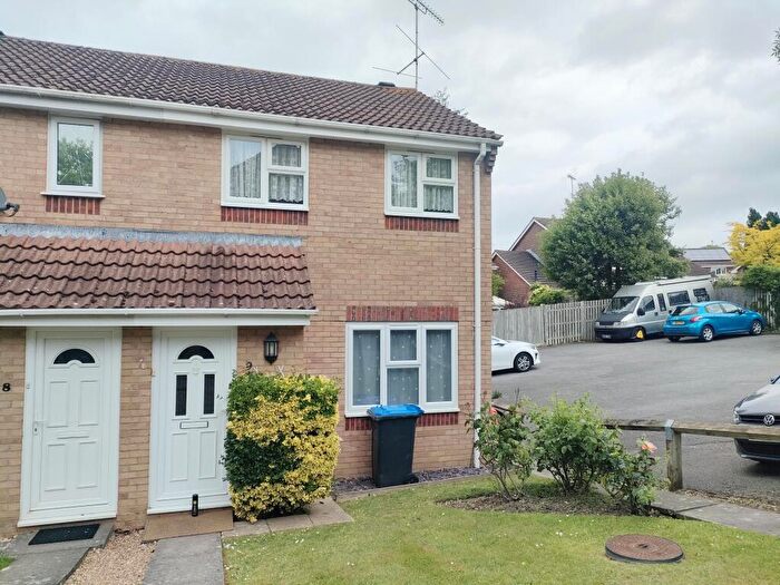 2 Bedroom End Of Terrace House To Rent In The Pines, Haywards Heath, RH16