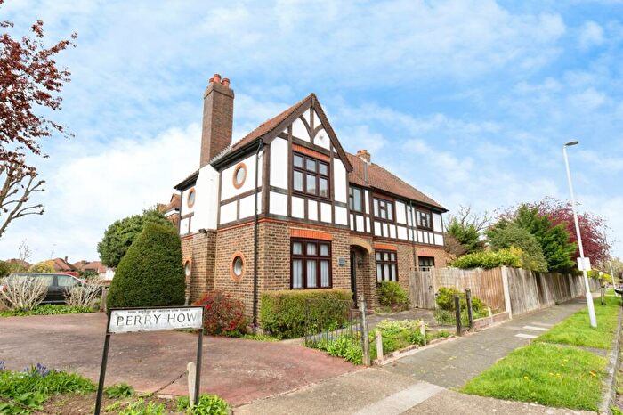 4 Bedroom Detached House For Sale In Manor Way, Worcester Park, KT4