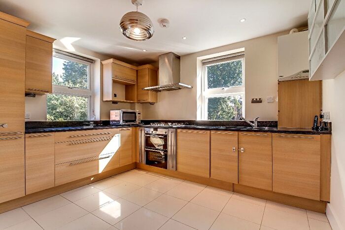 3 Bedroom Flat To Rent In Queens Avenue, Muswell Hill, N10
