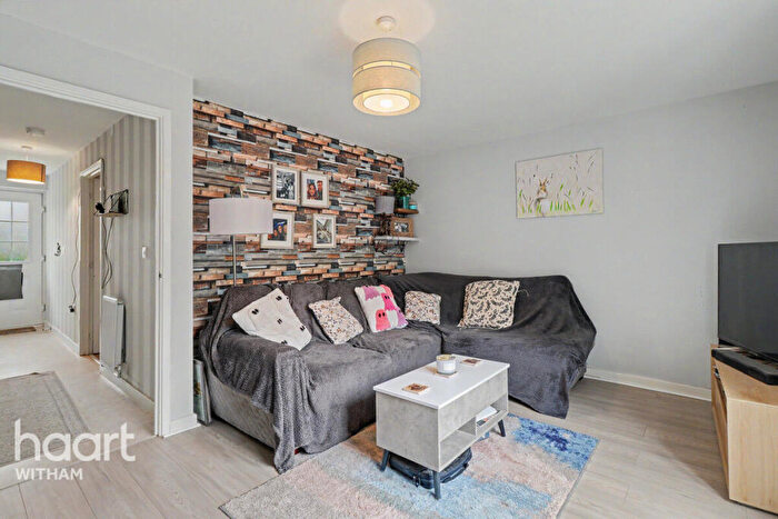 3 Bedroom Semi-Detached House For Sale In Clare Drive, Silver End, CM8