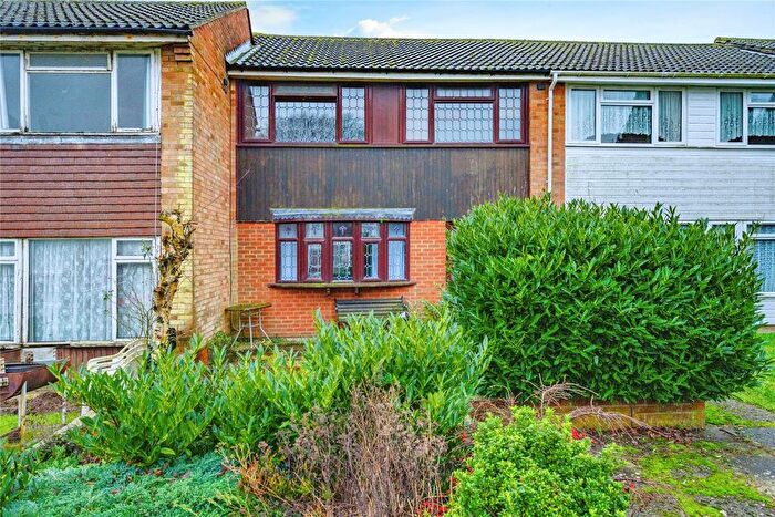 3 Bedroom Terraced House For Sale In Russell Close, Kensworth, Dunstable, Bedfordshire, LU6