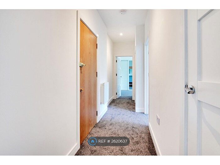 2 Bedroom Flat To Rent In Park Drive, Longfield, DA3