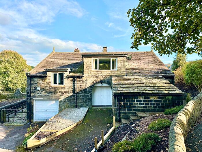 3 Bedroom Barn Conversion To Rent In Hawksclough Farm, Mytholmroyd, HX7