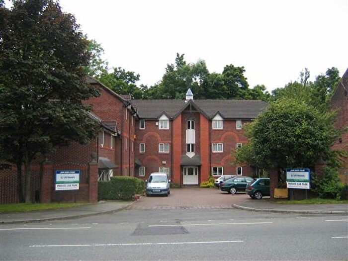 2 Bedroom Flat To Rent In John Boste Ct, Manchester Road, Bolton, Greater Manchester, BL3