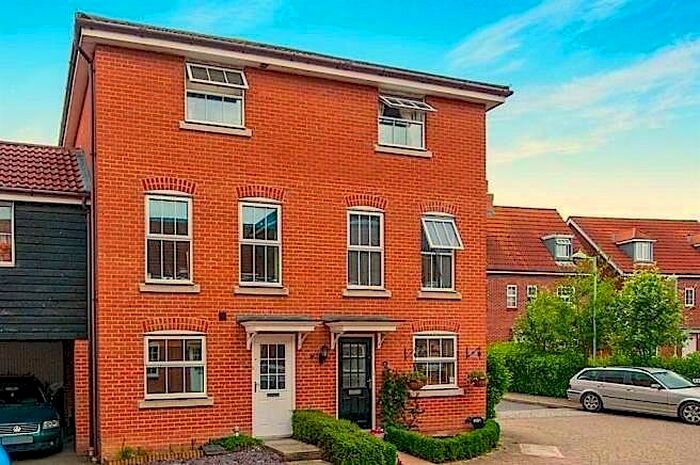 4 Bedroom Town House To Rent In Wagtail Drive, Bury St. Edmunds, IP32