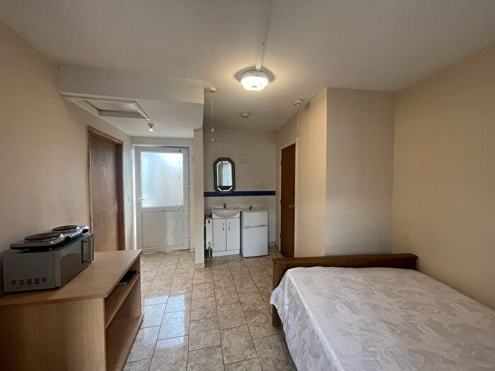 1 Bedroom Studio To Rent In Kenmore Avenue, Harrow, HA3