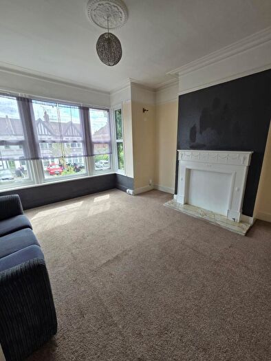 2 Bedroom Flat To Rent In Anerley Road, Westcliff-on-sea, Southend-on-sea, SS0