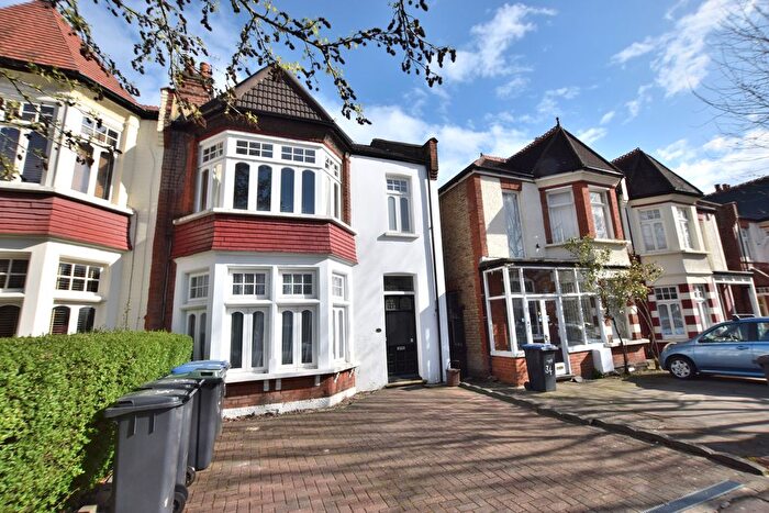 1 Bedroom Flat To Rent In Ulleswater Road, Southgate, N14