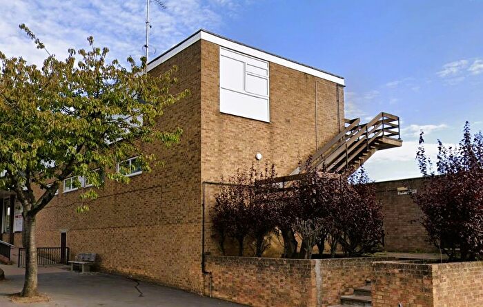 2 Bedroom Flat For Sale In The Glebe, Stevenage, SG2